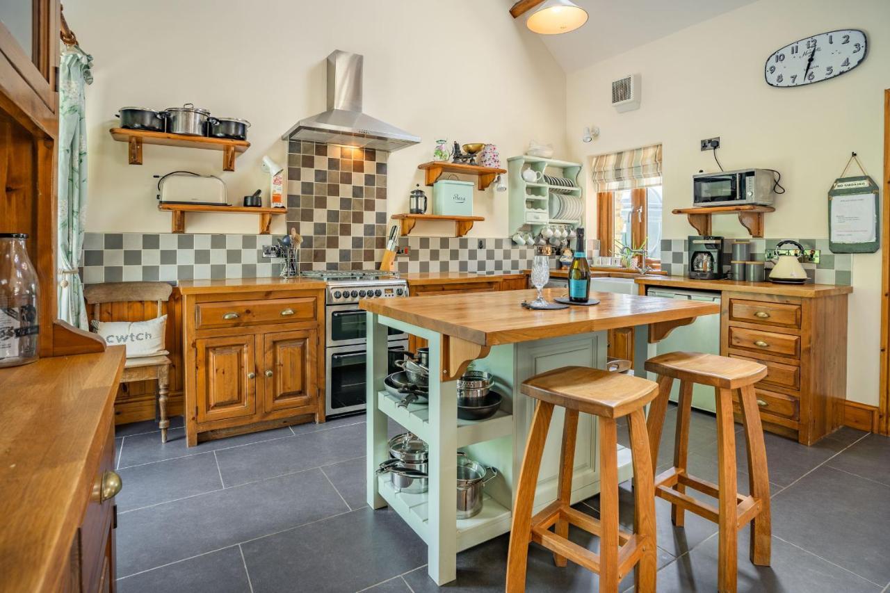 Ysgubor Hir Villa Llanedy Ngoại thất bức ảnh