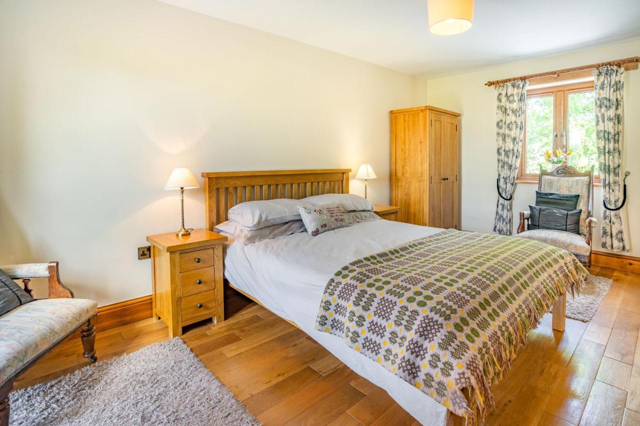 Ysgubor Hir Villa Llanedy Ngoại thất bức ảnh